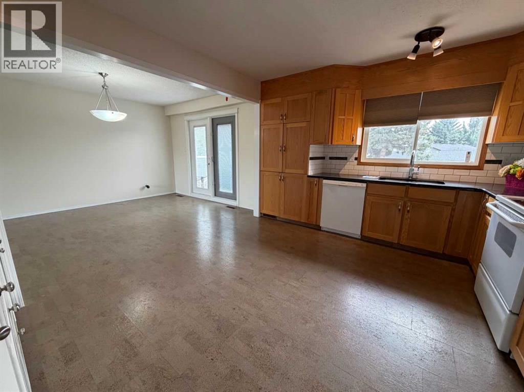99 Mcnab Park Street E Property Photo 14