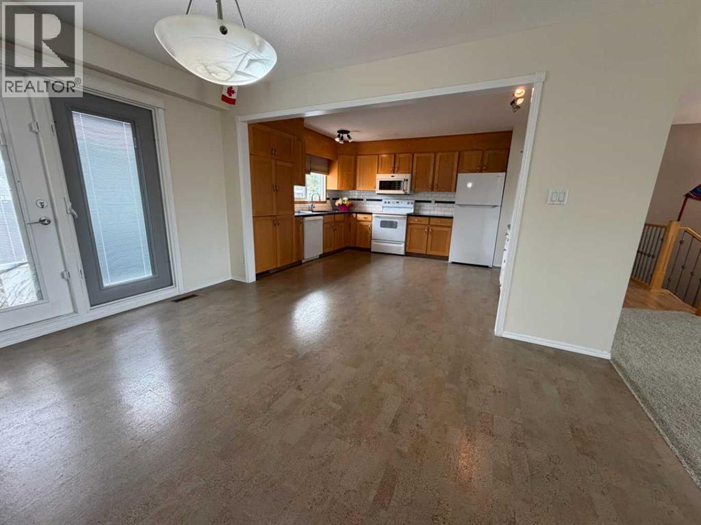 99 Mcnab Park Street E Property Photo 16