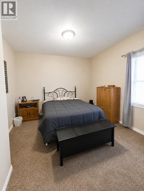 5032 51 A Street Property Photo 6