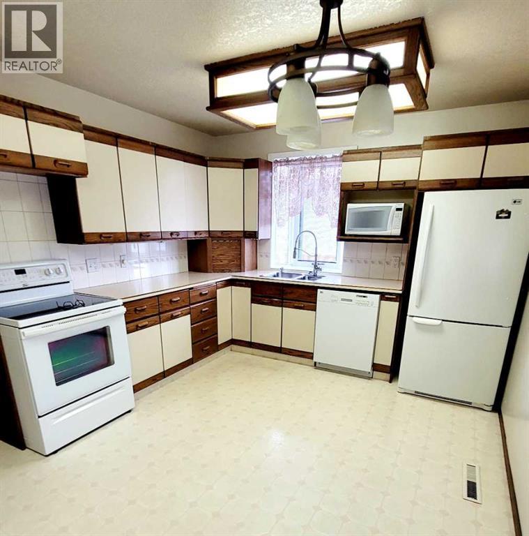 2435 7 Avenue N Property Photo 12