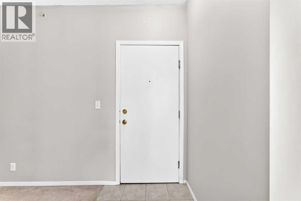 325 3 Street Southeast Property Photo 5