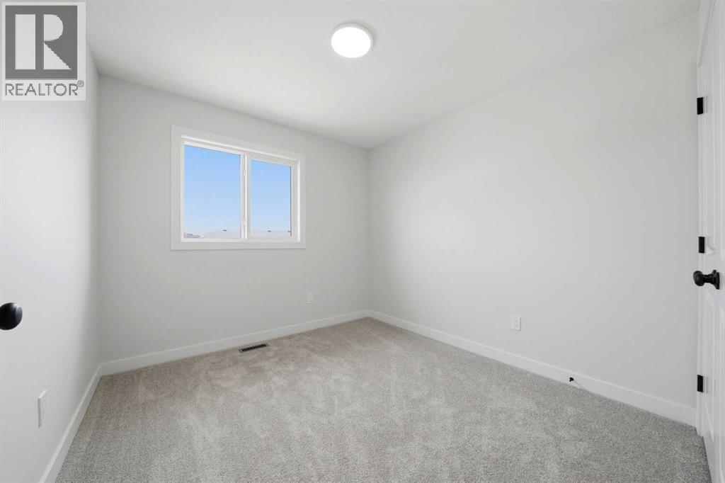 61 Pinnacle Close Property Photo 16