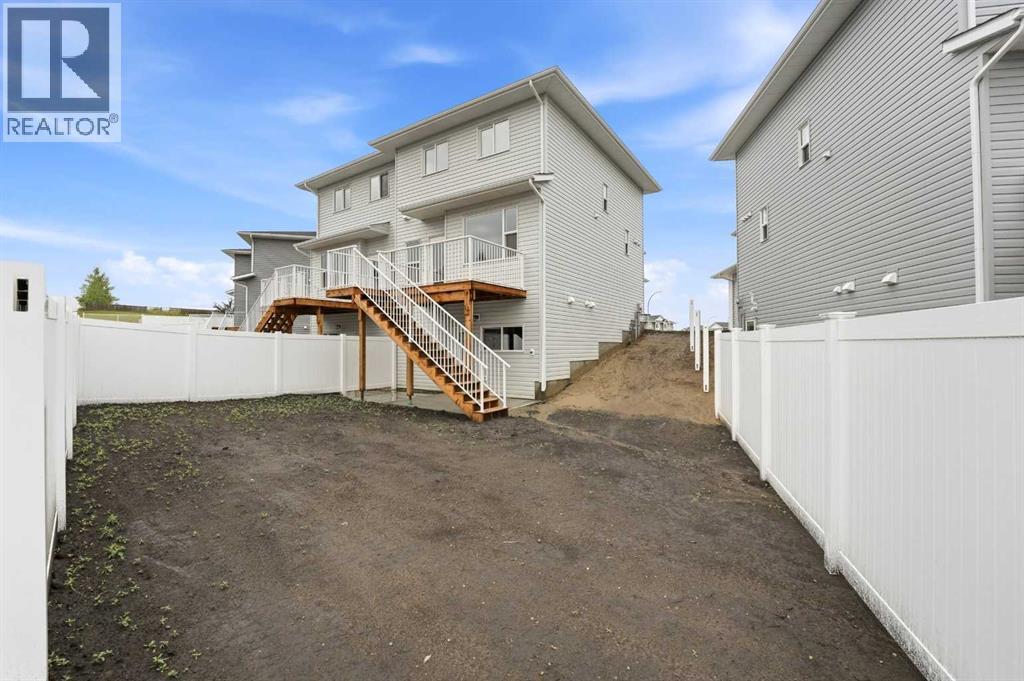 61 Pinnacle Close Property Photo 24