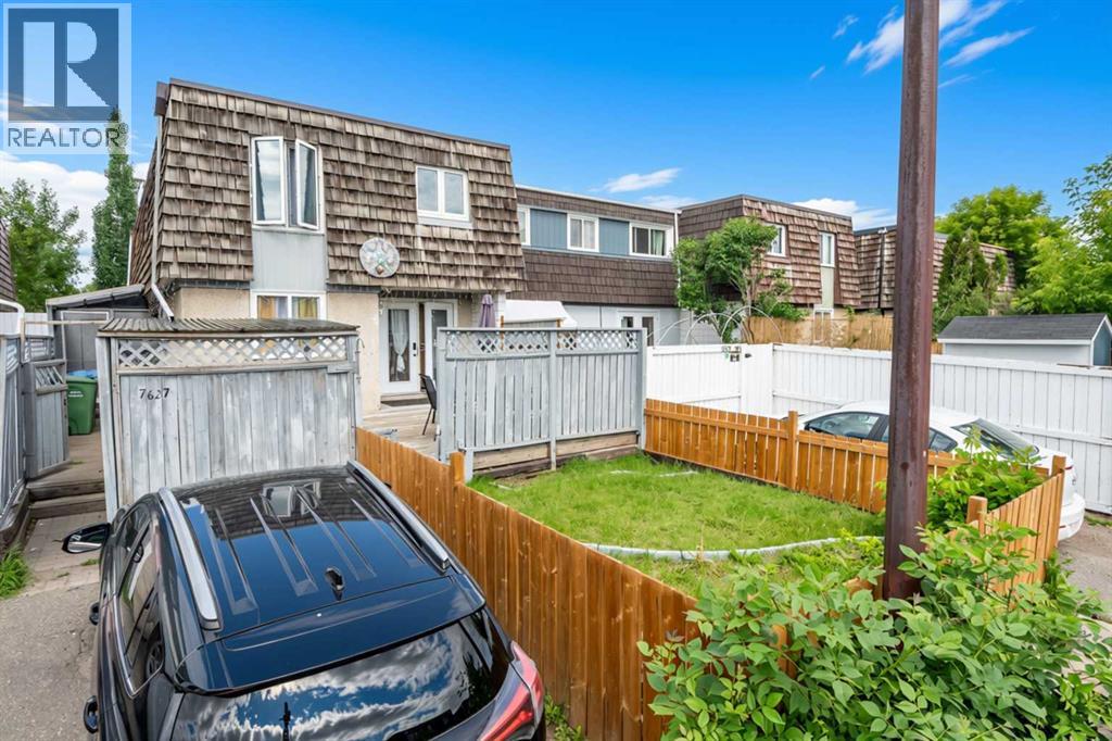 7627 24a Street Se Property Photo 1