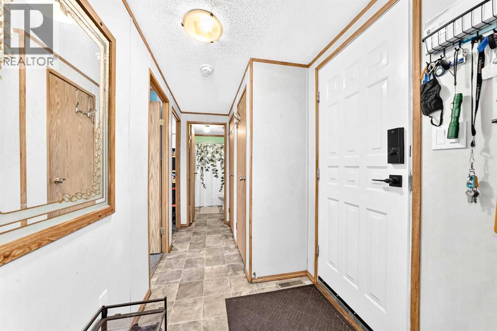 6724 17 Avenue Southeast Property Photo 5
