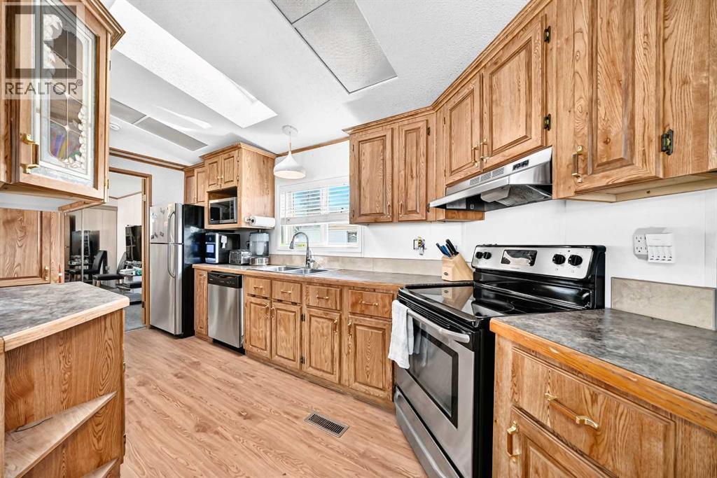 6724 17 Avenue Southeast Property Photo 10