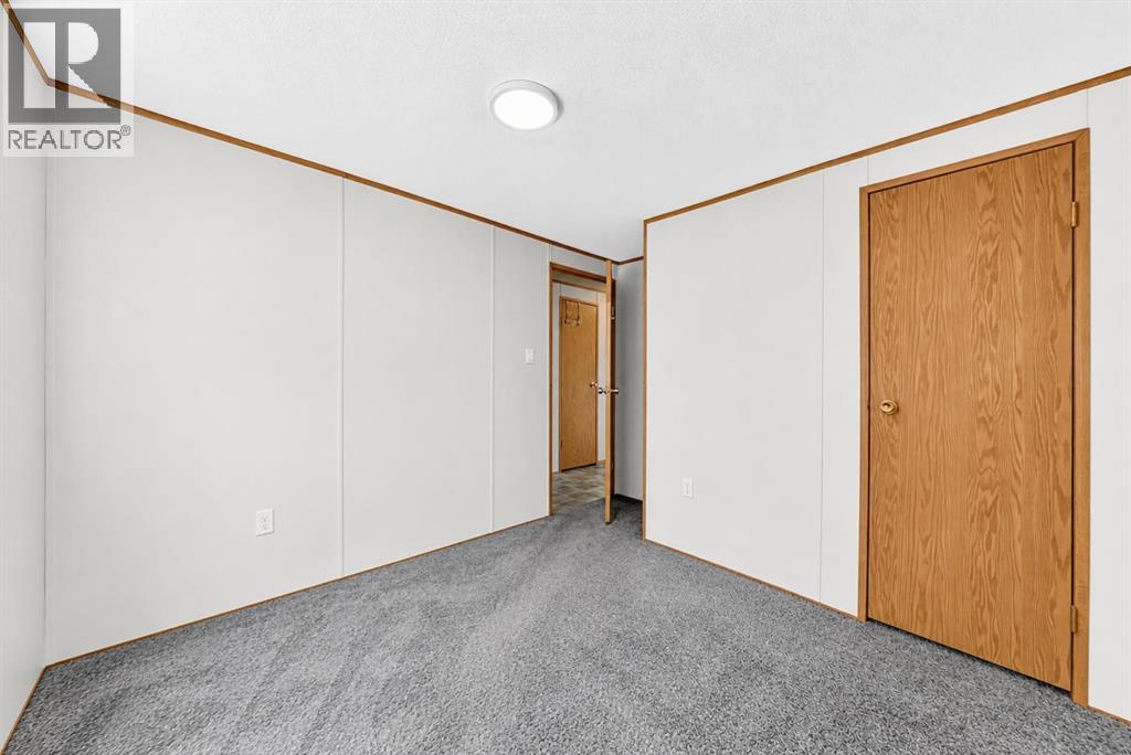 6724 17 Avenue Southeast Property Photo 20
