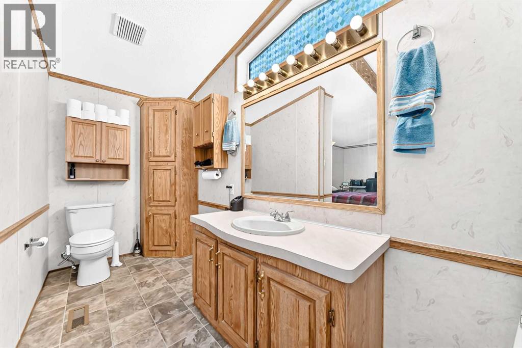6724 17 Avenue Southeast Property Photo 24