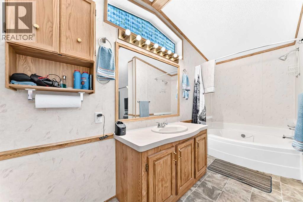 6724 17 Avenue Southeast Property Photo 25