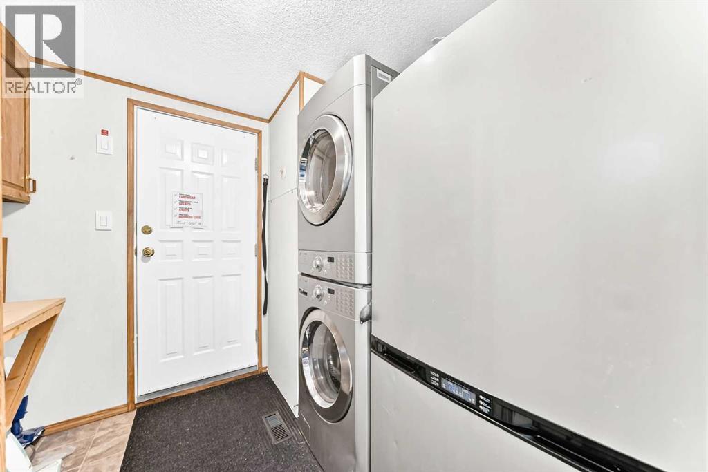 6724 17 Avenue Southeast Property Photo 30