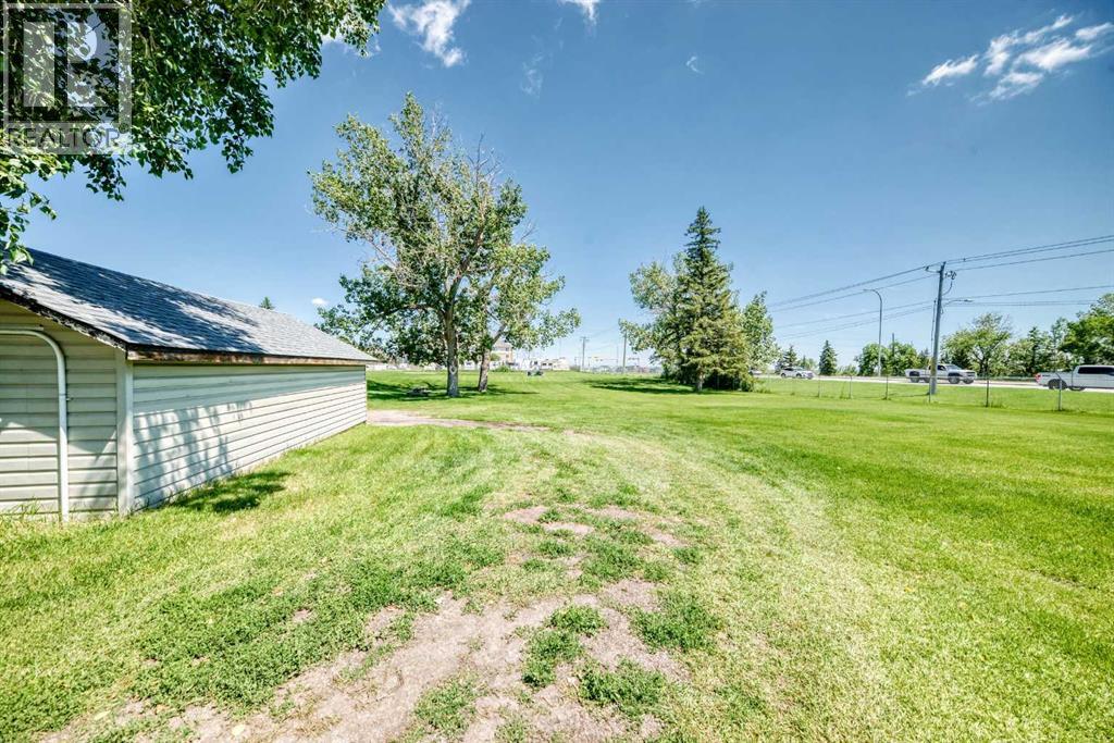 6724 17 Avenue Southeast Property Photo 40