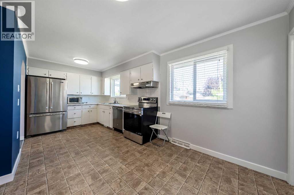 629 Agate Crescent Se Property Photo 10