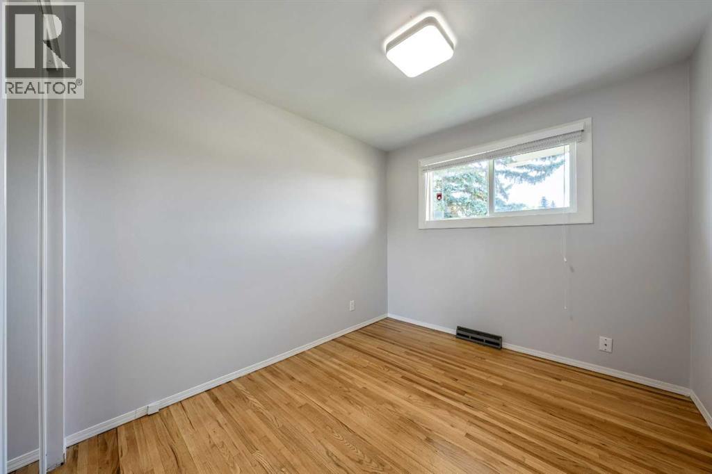 629 Agate Crescent Se Property Photo 13