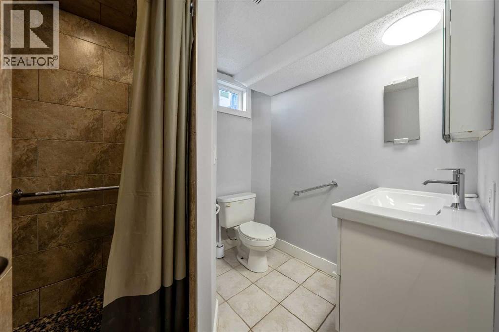 629 Agate Crescent Se Property Photo 16