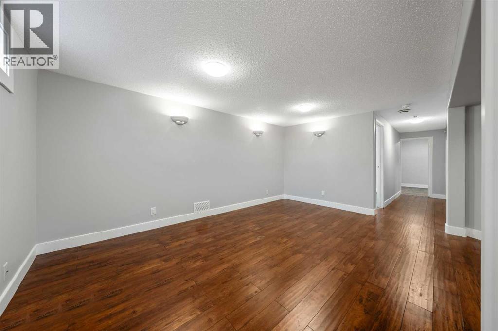 629 Agate Crescent Se Property Photo 17