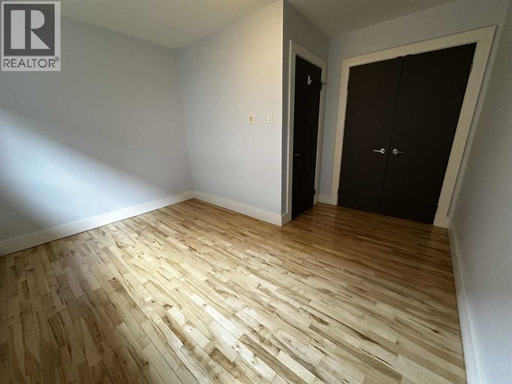 1530 26 Avenue Southwest Property Photo 8