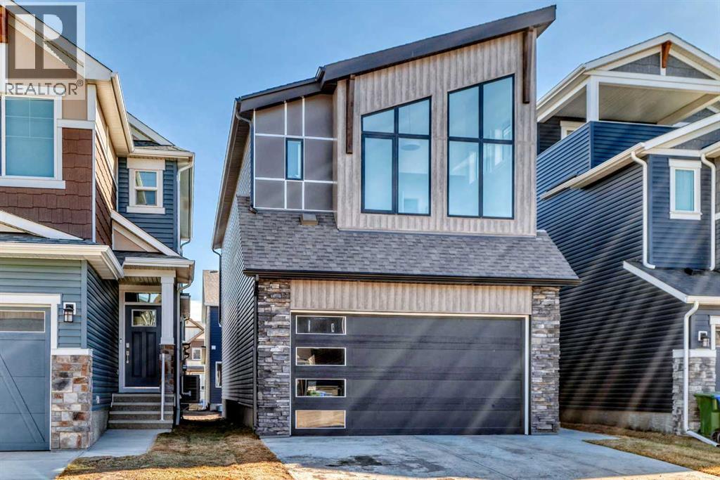 138 Silver Spruce Grove Sw Property Photo 3