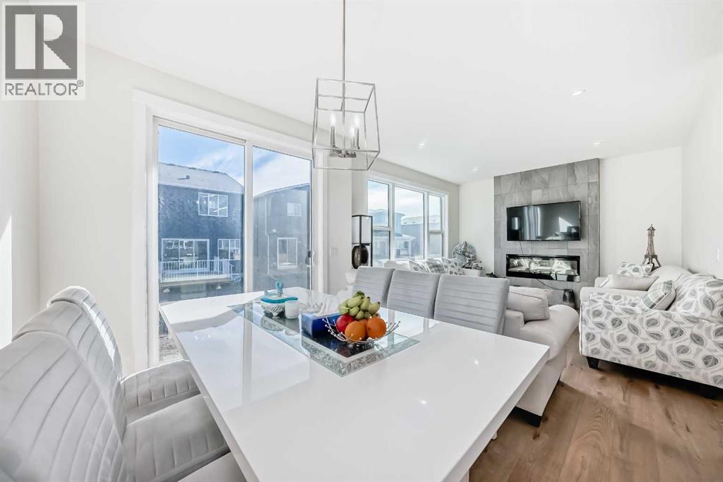 138 Silver Spruce Grove Sw Property Photo 13