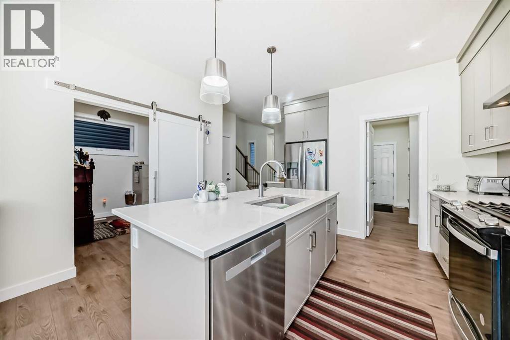 138 Silver Spruce Grove Sw Property Photo 16