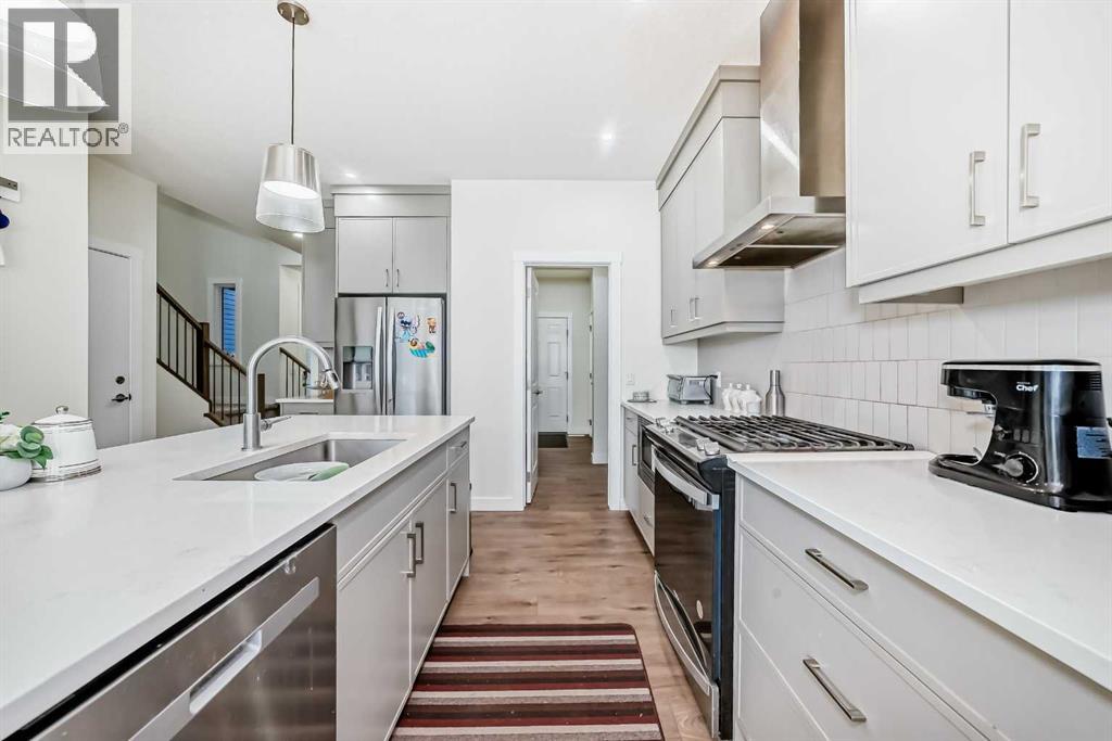 138 Silver Spruce Grove Sw Property Photo 17