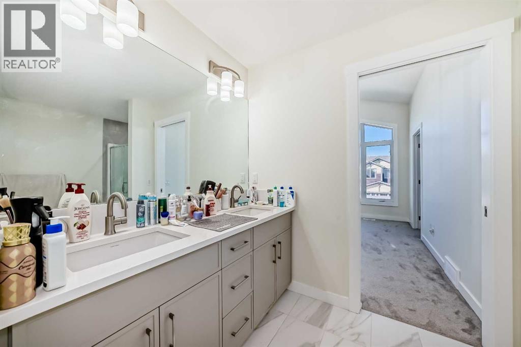 138 Silver Spruce Grove Sw Property Photo 32