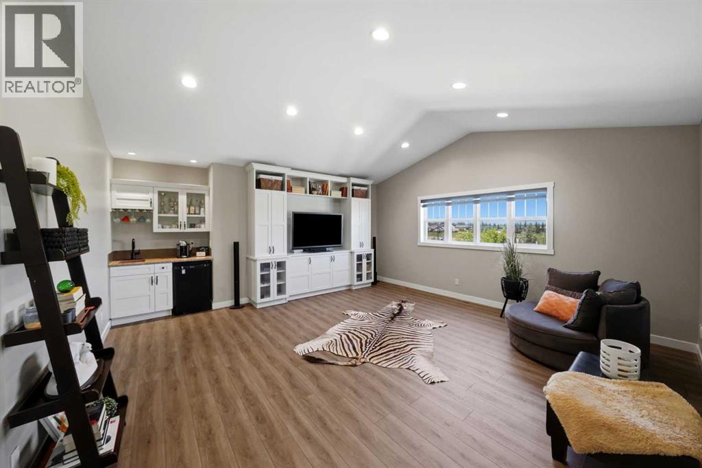 4002 45 Avenue Property Photo 25