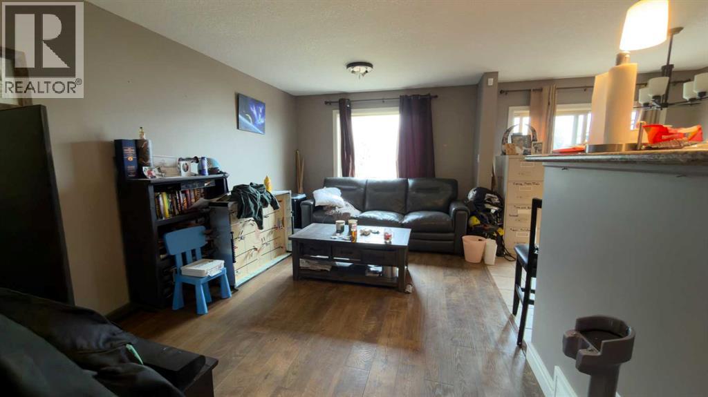 2830 12 Avenue Property Photo 2