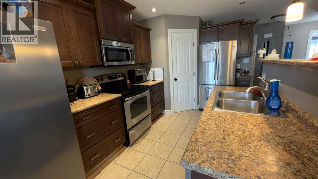 2830 12 Avenue Property Photo 4