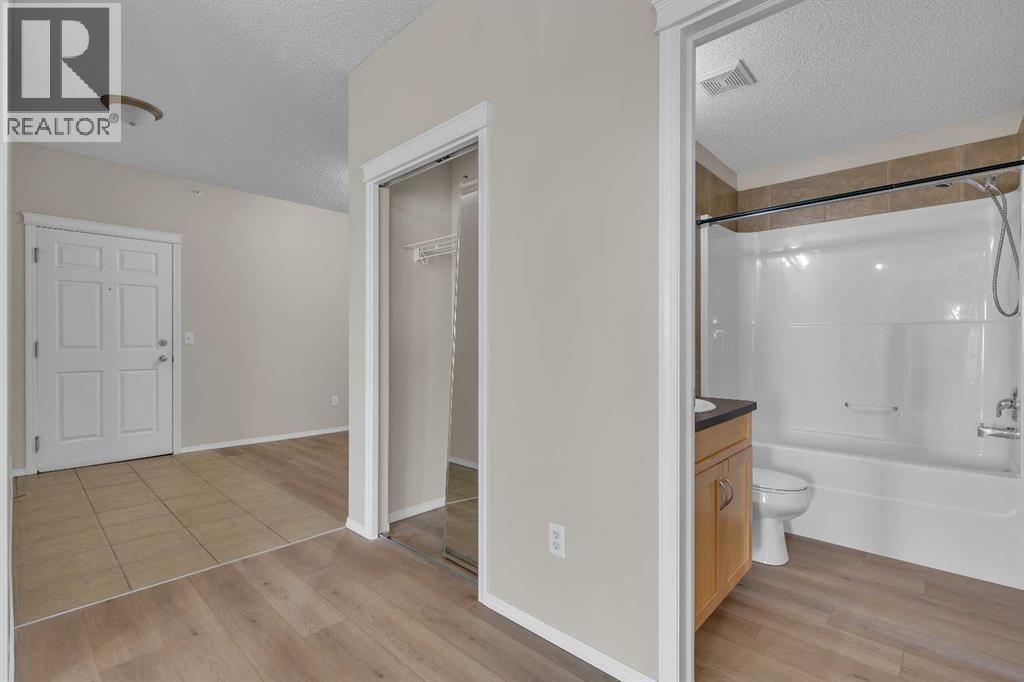 70 Panamount Drive Northwest Property Photo 7