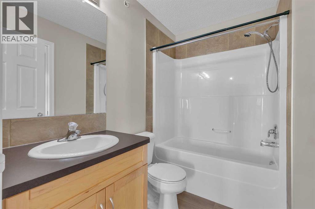 70 Panamount Drive Northwest Property Photo 8
