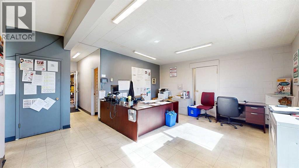 666 15 Street Sw Property Photo 10