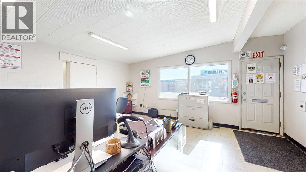 666 15 Street Sw Property Photo 13