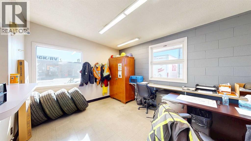 666 15 Street Sw Property Photo 14