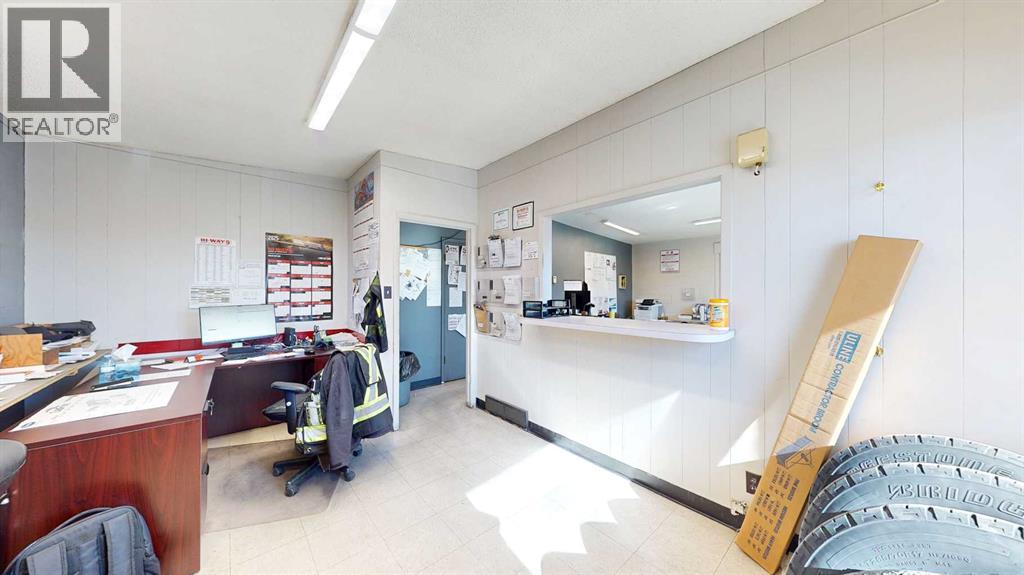 666 15 Street Sw Property Photo 15