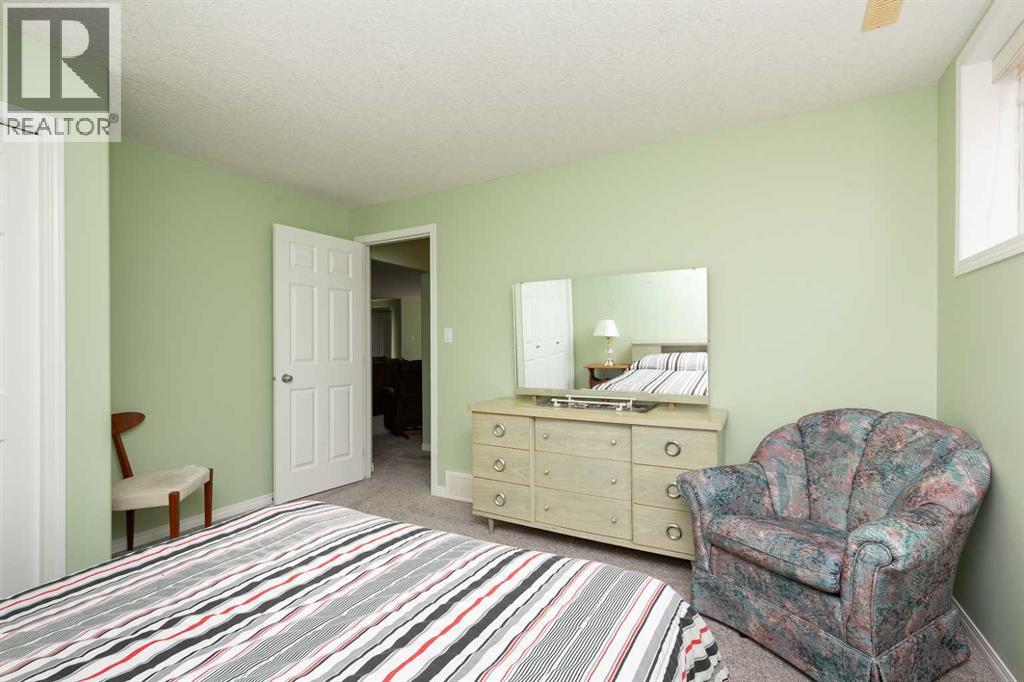 334 Mt Sunburst Way W Property Photo 26