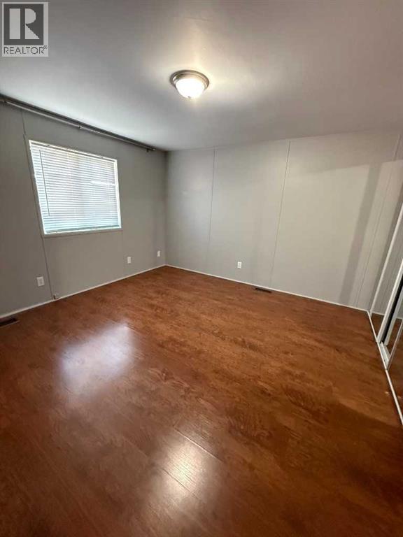9904 107 Street Property Photo 7
