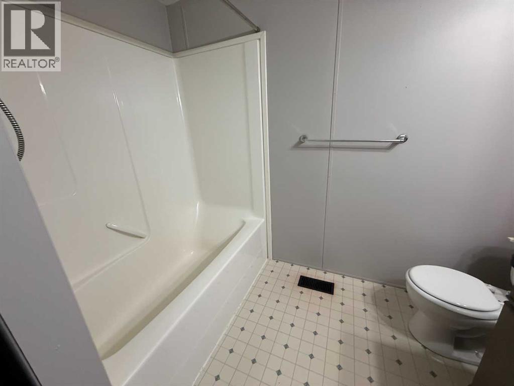 9904 107 Street Property Photo 12
