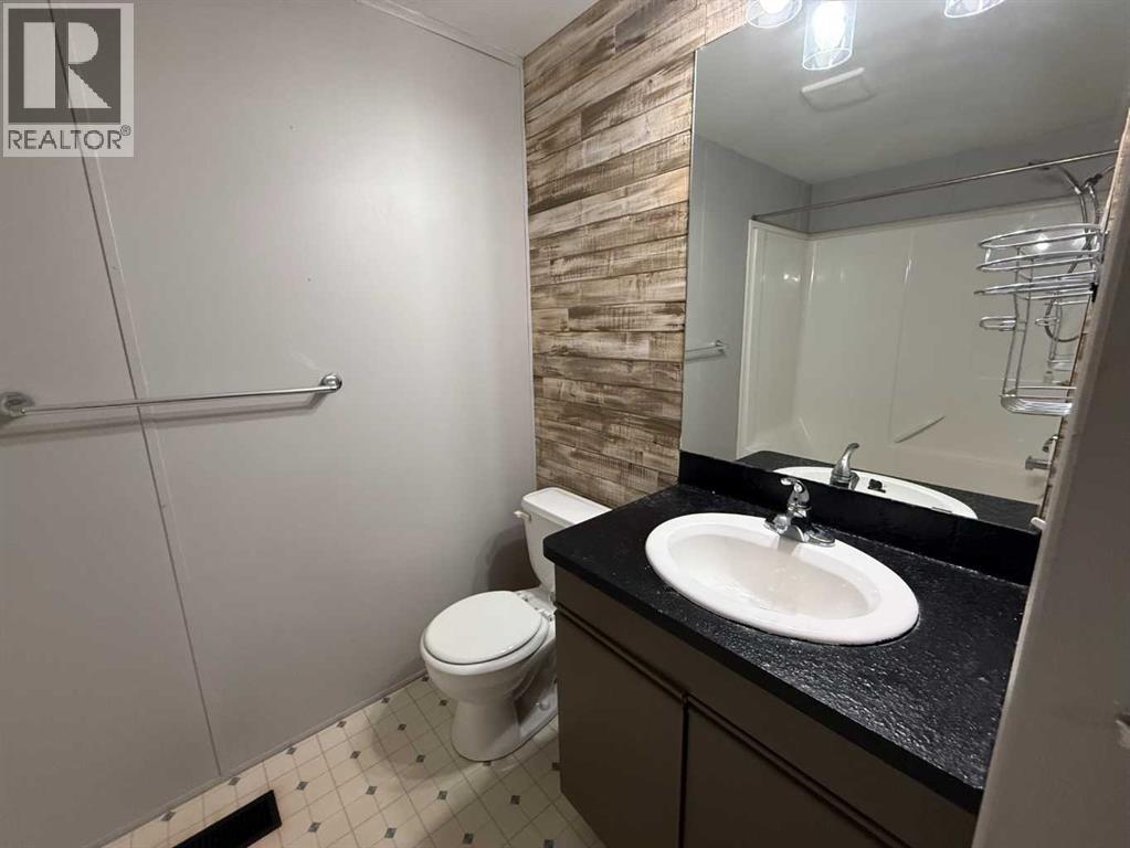 9904 107 Street Property Photo 13