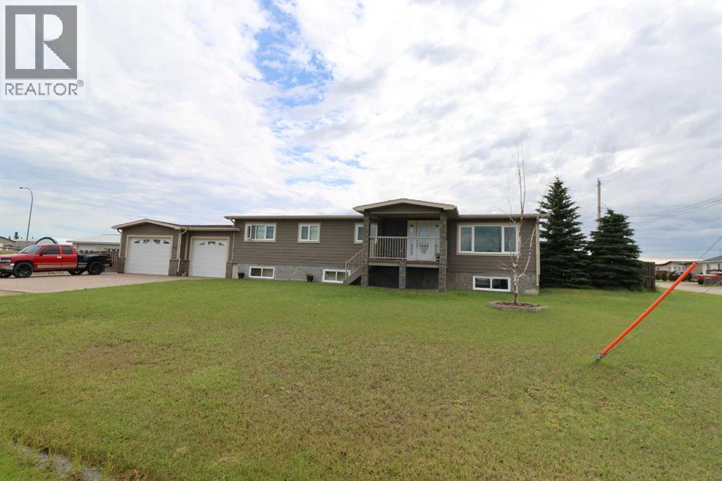 805 2nd St Property Photo 1
