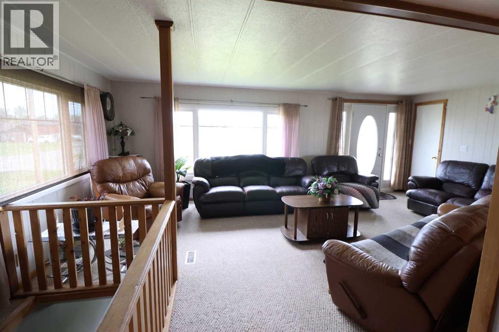 805 2nd St Property Photo 6