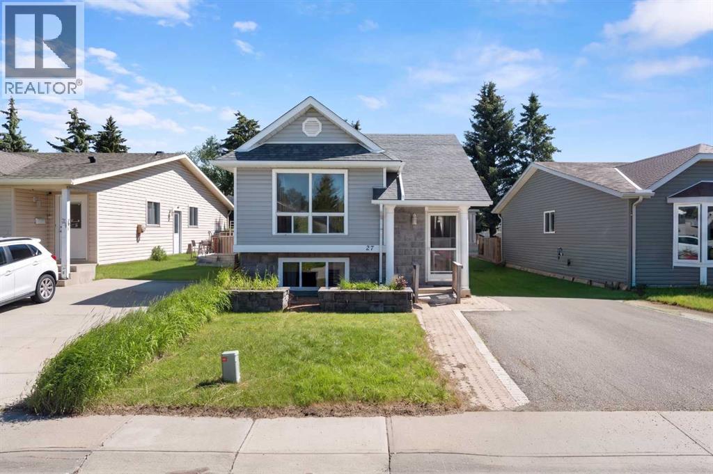27 Elk Hill Se Property Photo 1