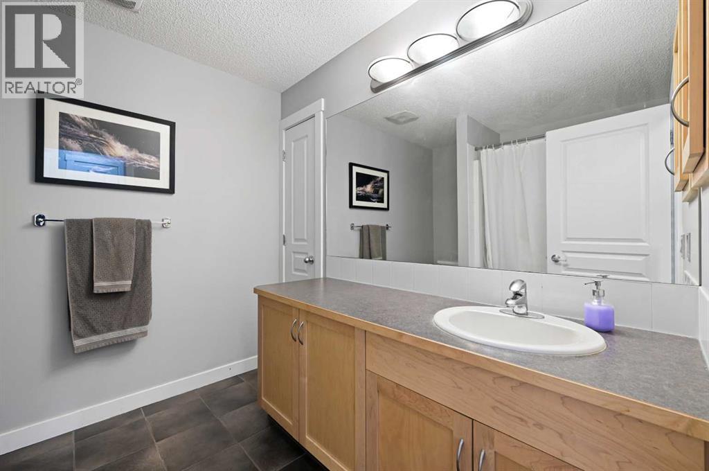 211 Aspen Stone Boulevard Southwest Property Photo 16