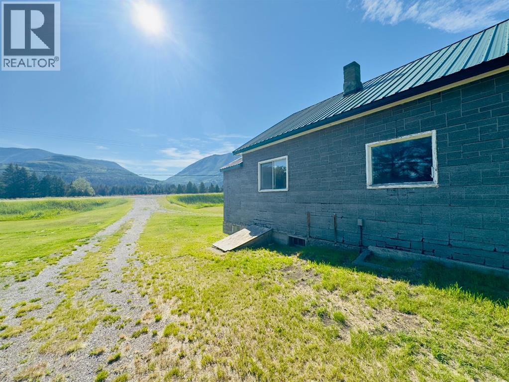 23005 27 Avenue Property Photo 4