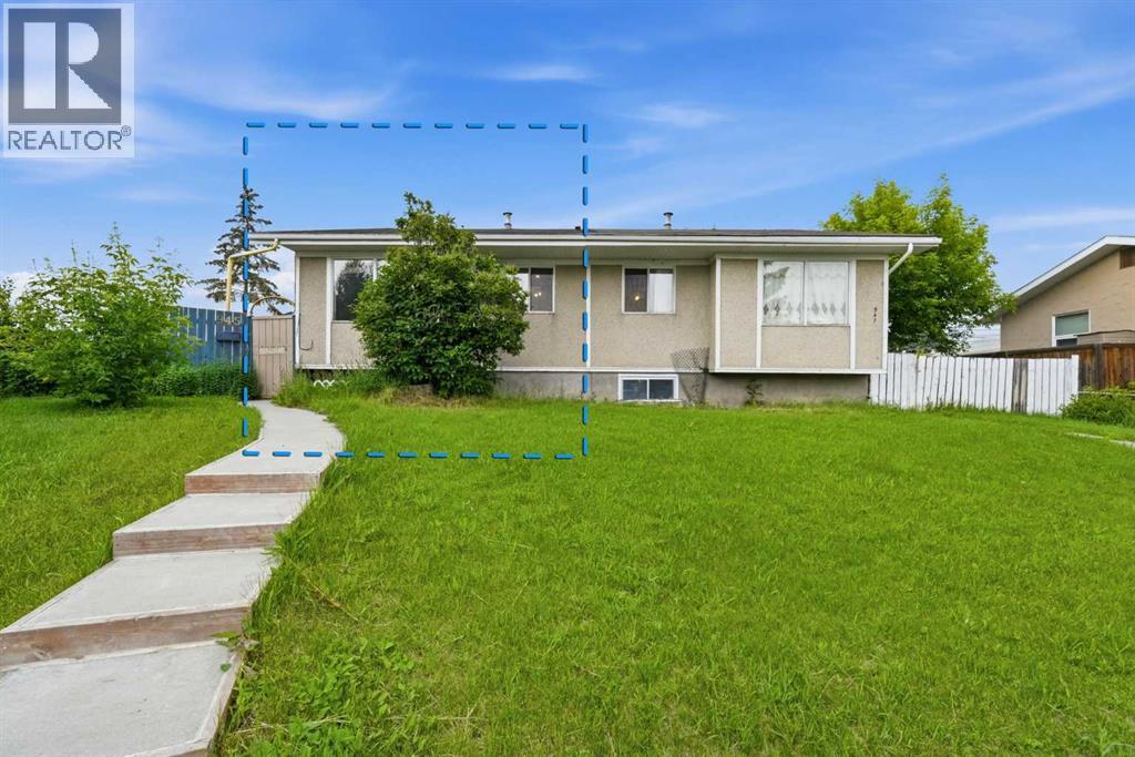 945 Marcombe Drive Ne Property Photo 1