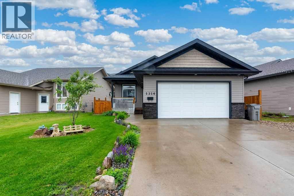 1314 47a Avenue Property Photo 1