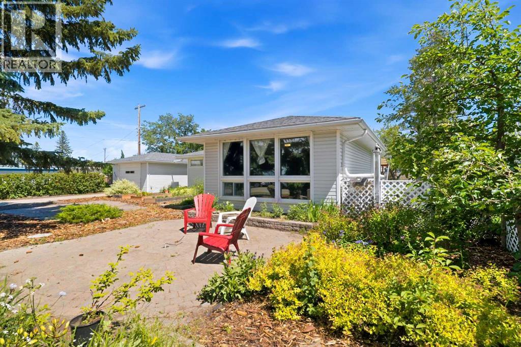 4132 50 Avenue Property Photo 1