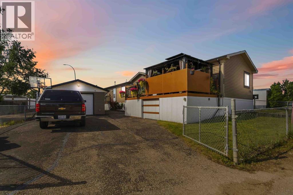 185 Grey Crescent Property Photo 1