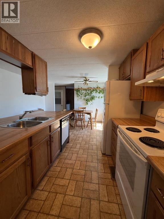5837 Birch Crescent Property Photo 7