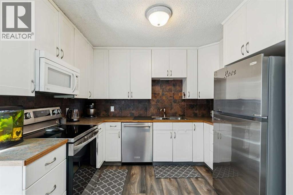 107 Elm Place Property Photo 7