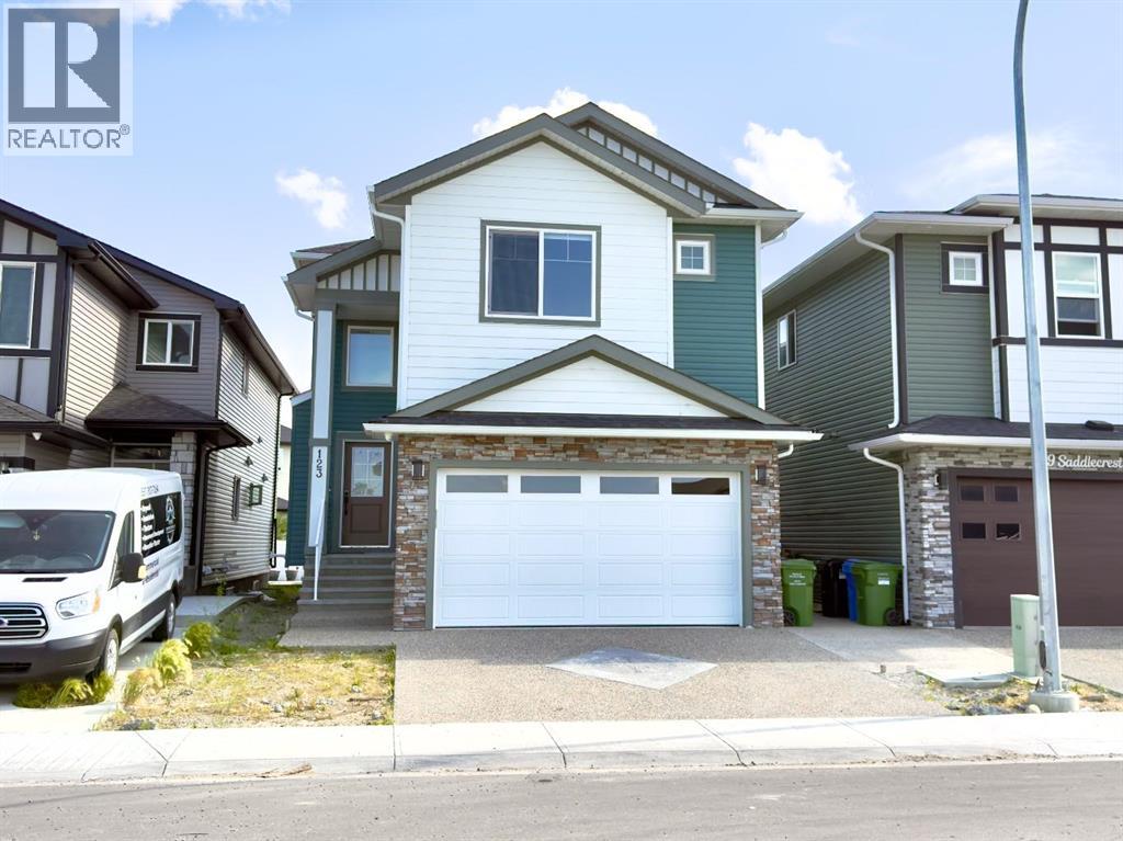 123 Saddlecrest Grove NE